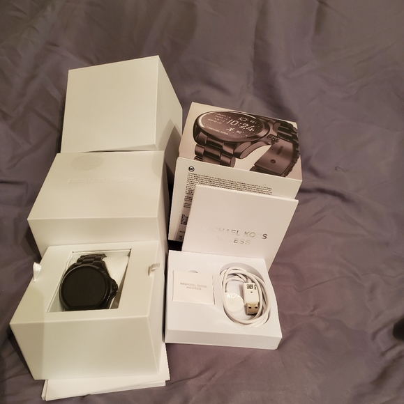 Michael Kors Smartwatch - Bradshaw (black)